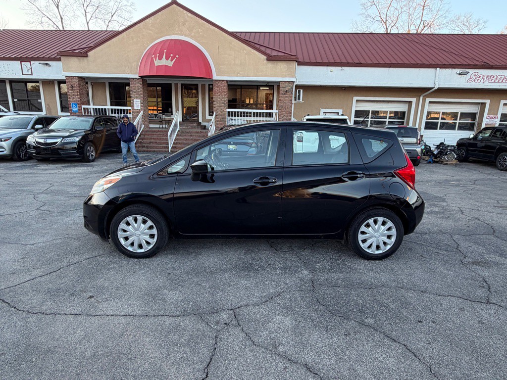 2016 Nissan Versa Image 2