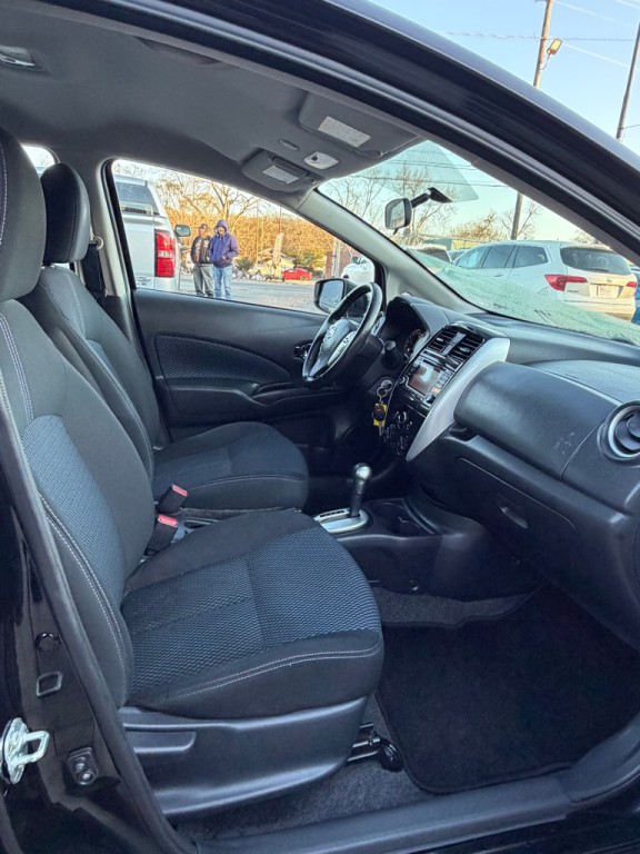 2016 Nissan Versa Image 14