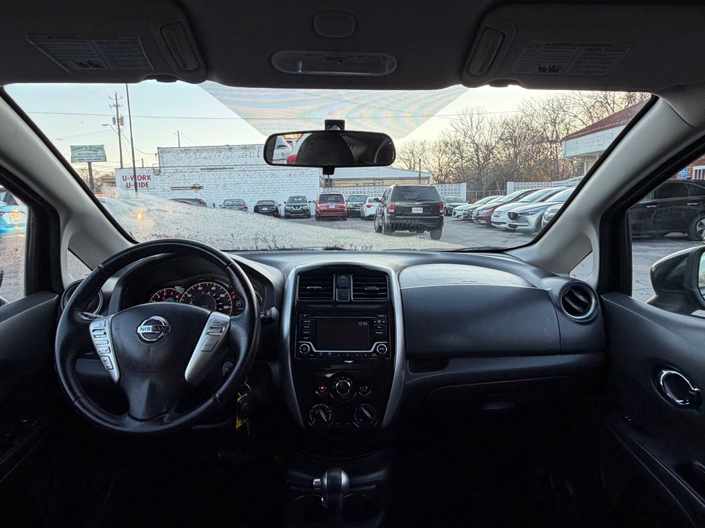 2016 Nissan Versa Image 15