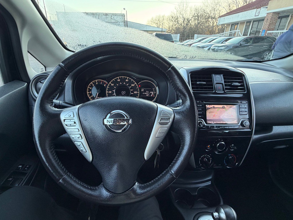 2016 Nissan Versa Image 16