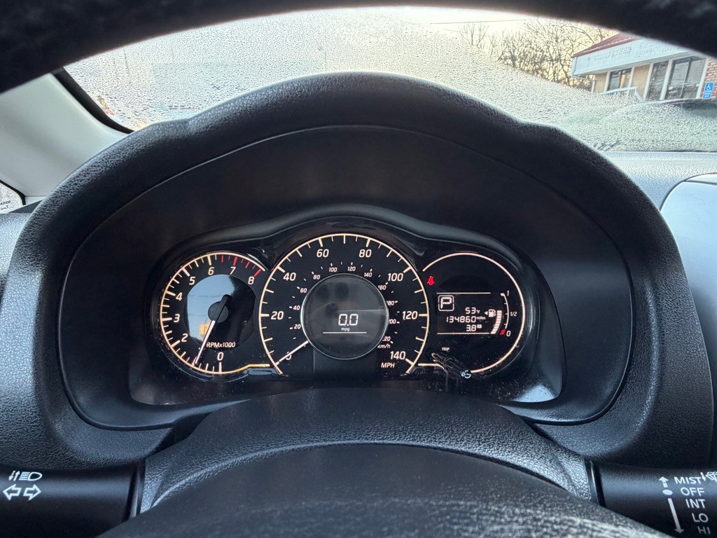 2016 Nissan Versa Image 17