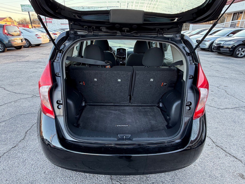 2016 Nissan Versa Image 18