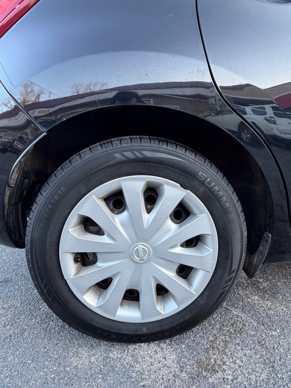 2016 Nissan Versa Image 20