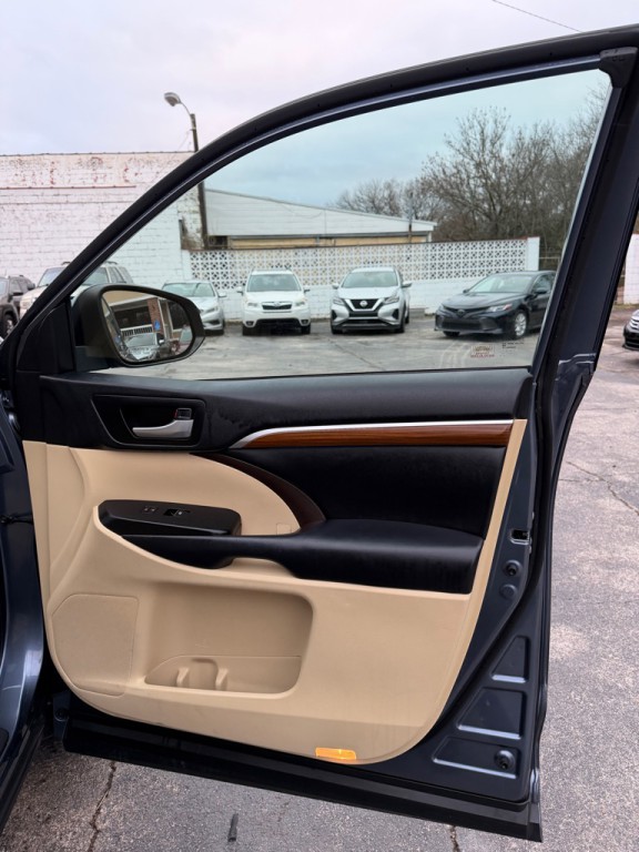 2018 Toyota Highlander Image 12
