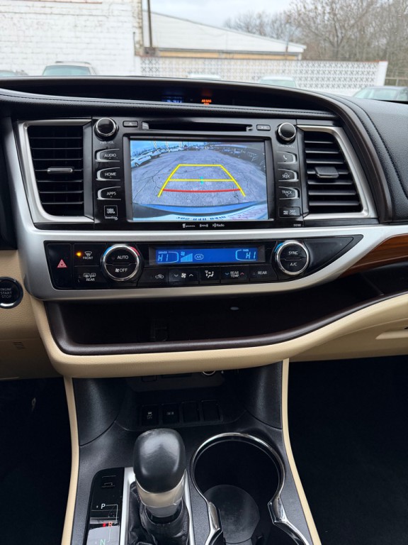 2018 Toyota Highlander Image 15