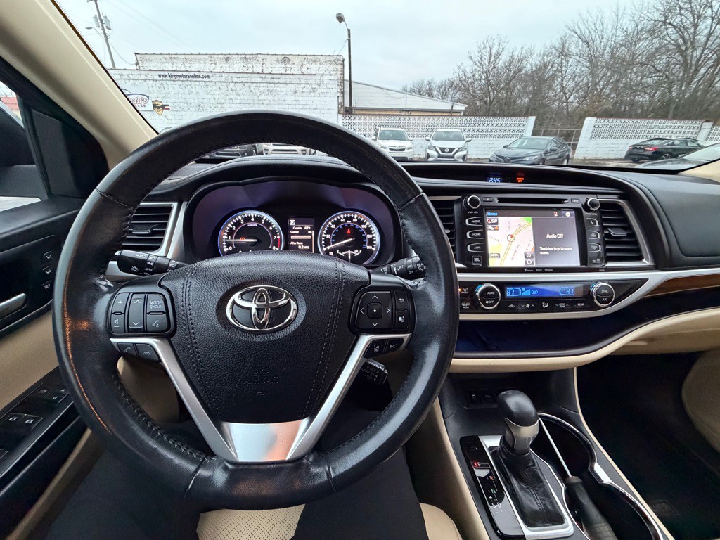 2018 Toyota Highlander Image 16