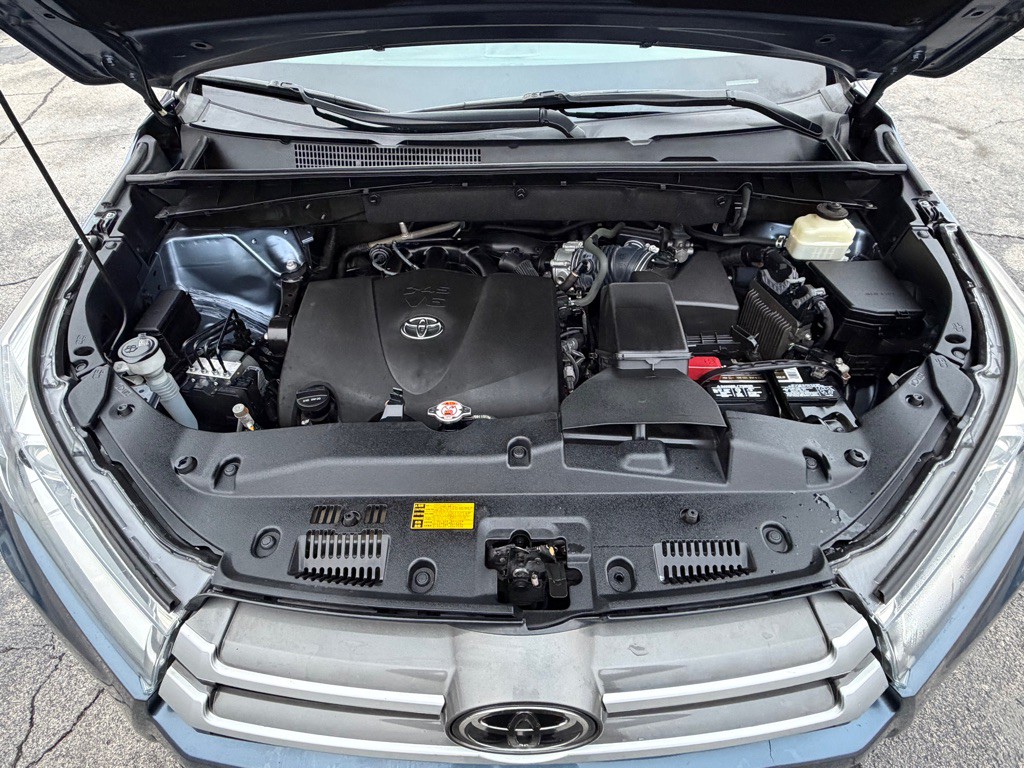 2018 Toyota Highlander Image 19