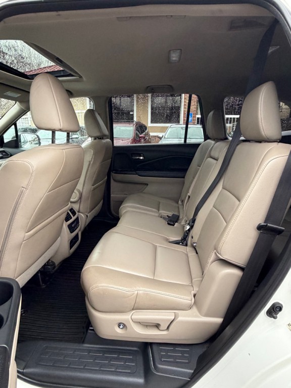 2016 Honda Pilot Image 11