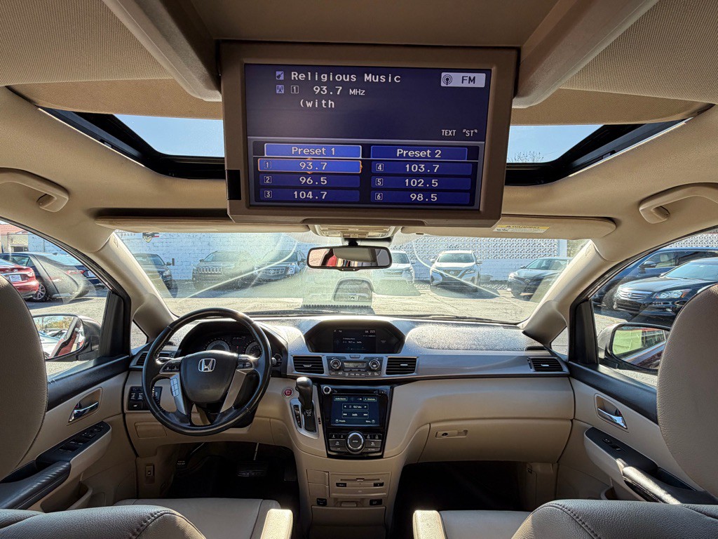 2016 Honda Odyssey Image 16