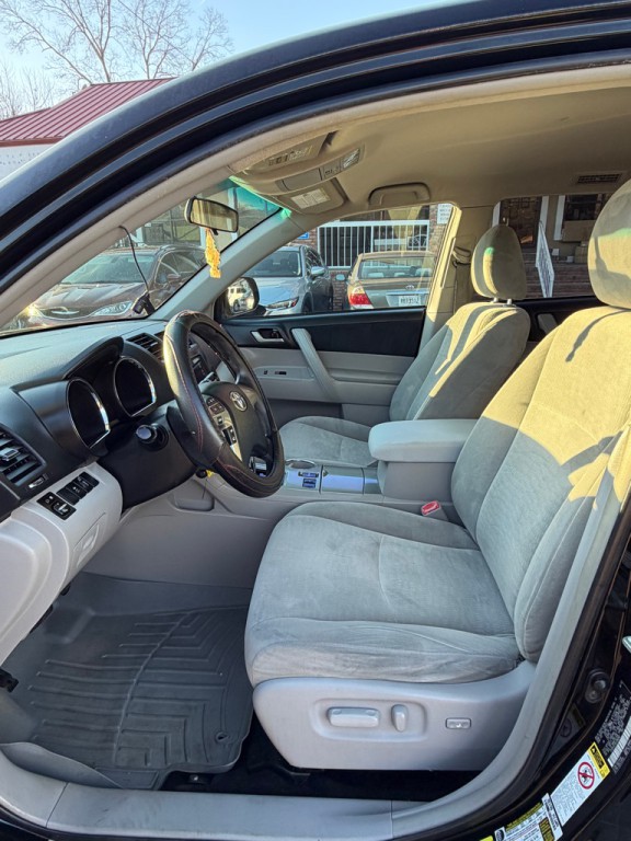 2012 Toyota Highlander Image 10