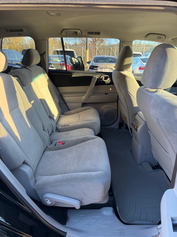 2012 Toyota Highlander Image 12