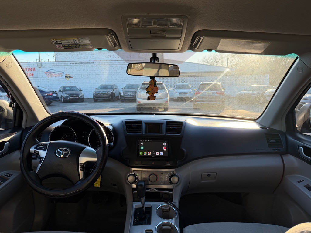 2012 Toyota Highlander Image 16