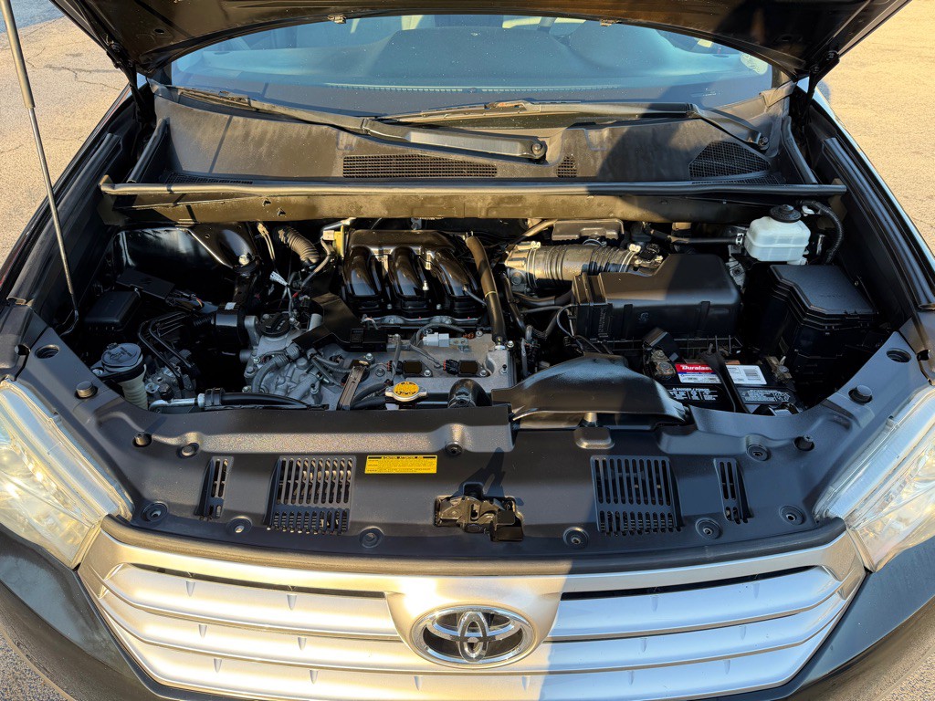 2012 Toyota Highlander Image 19