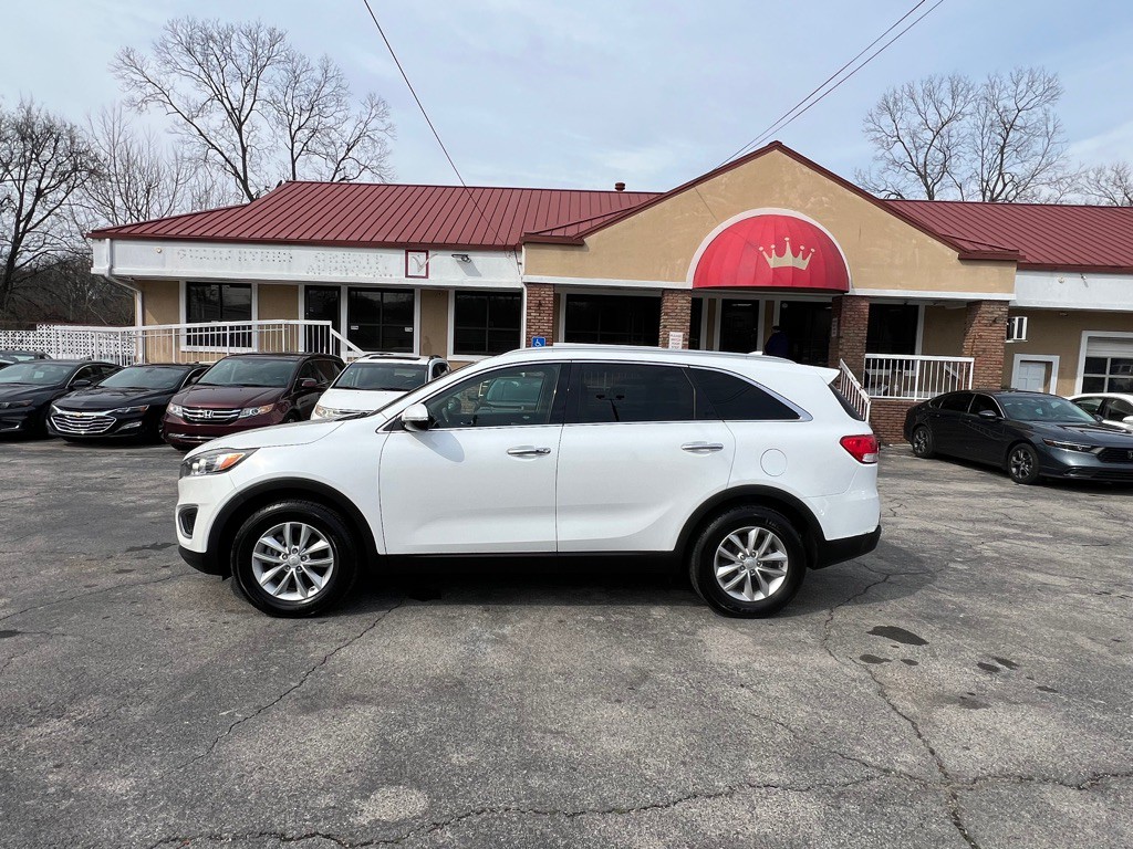 2017 Kia Sorento Image 2