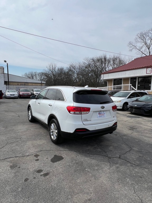 2017 Kia Sorento Image 3