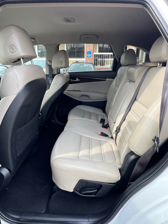 2017 Kia Sorento Image 12