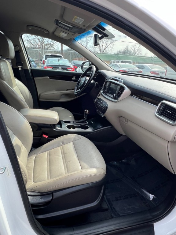 2017 Kia Sorento Image 16