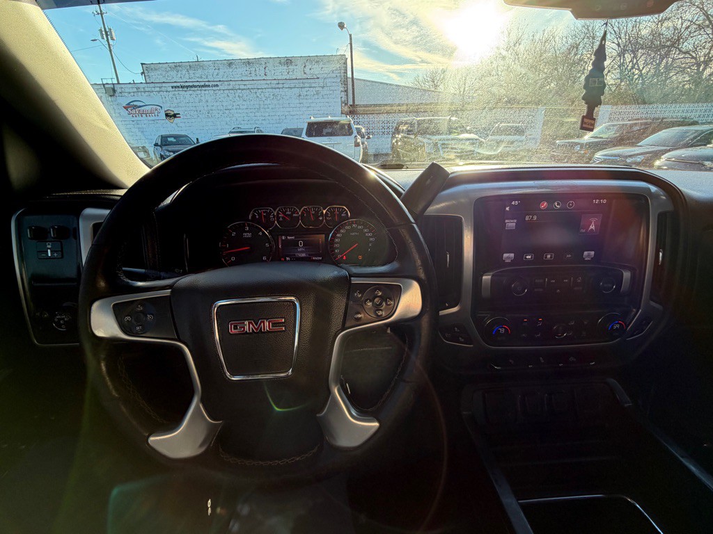 2015 GMC Sierra Image 16