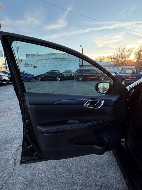 2016 Nissan Sentra Image 8