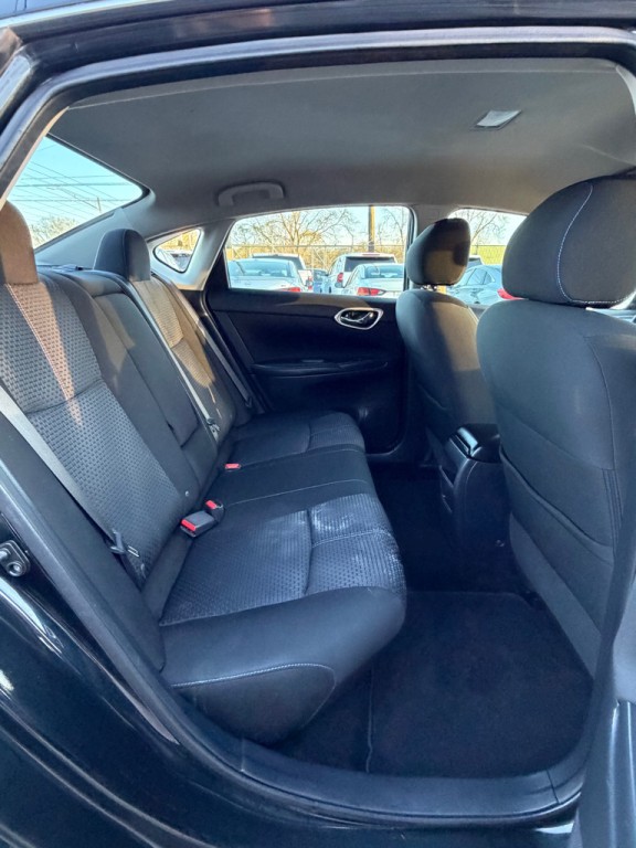2016 Nissan Sentra Image 11