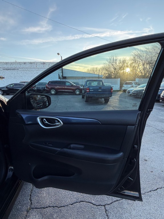 2016 Nissan Sentra Image 12
