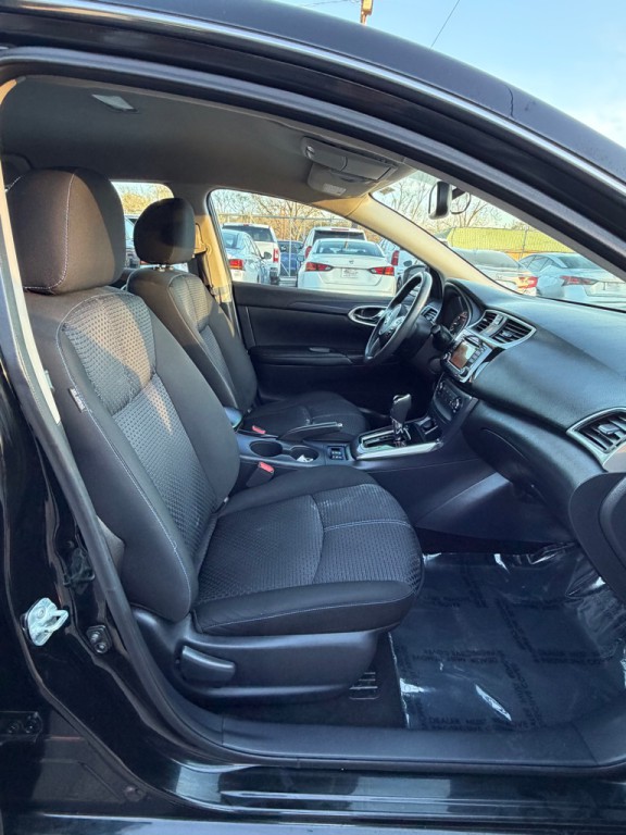 2016 Nissan Sentra Image 13