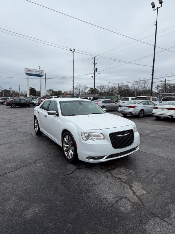 2018 Chrysler 300 Image 7
