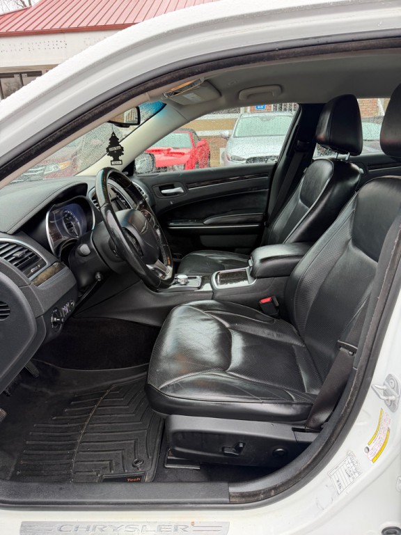 2018 Chrysler 300 Image 10