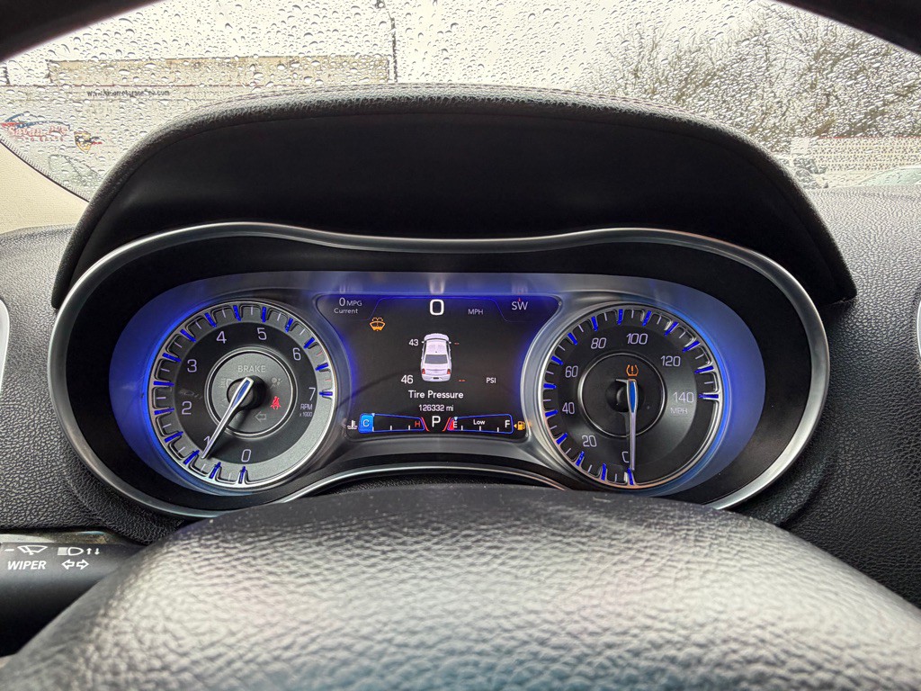 2018 Chrysler 300 Image 17