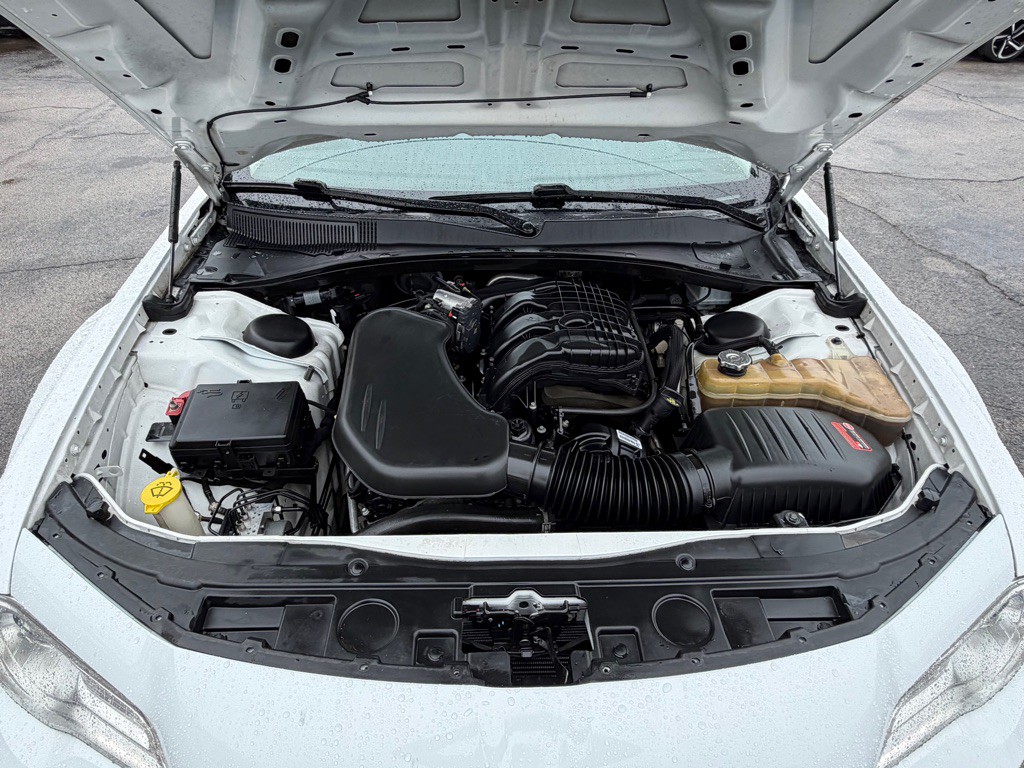 2018 Chrysler 300 Image 18