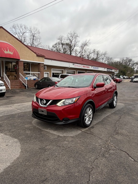 2017 Nissan Rogue Image 1