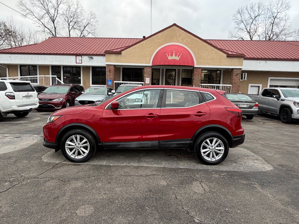 2017 Nissan Rogue Image 2