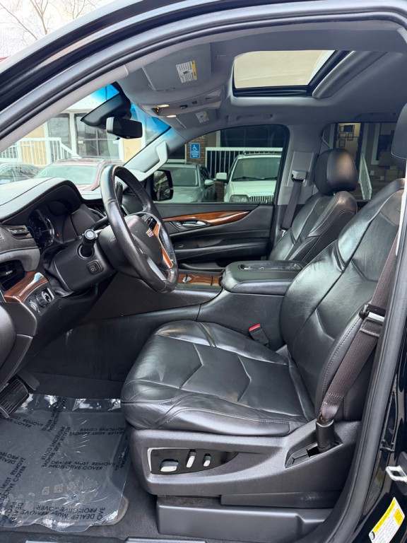 2017 Cadillac Escalade Image 10