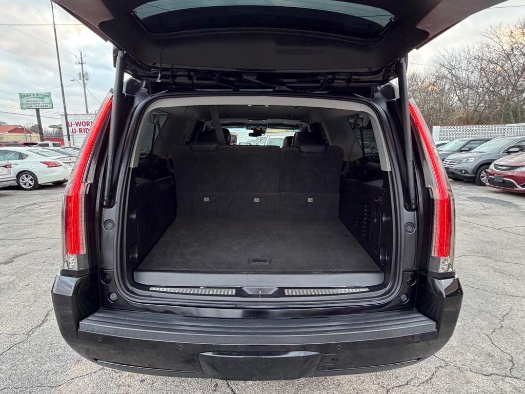 2017 Cadillac Escalade Image 19