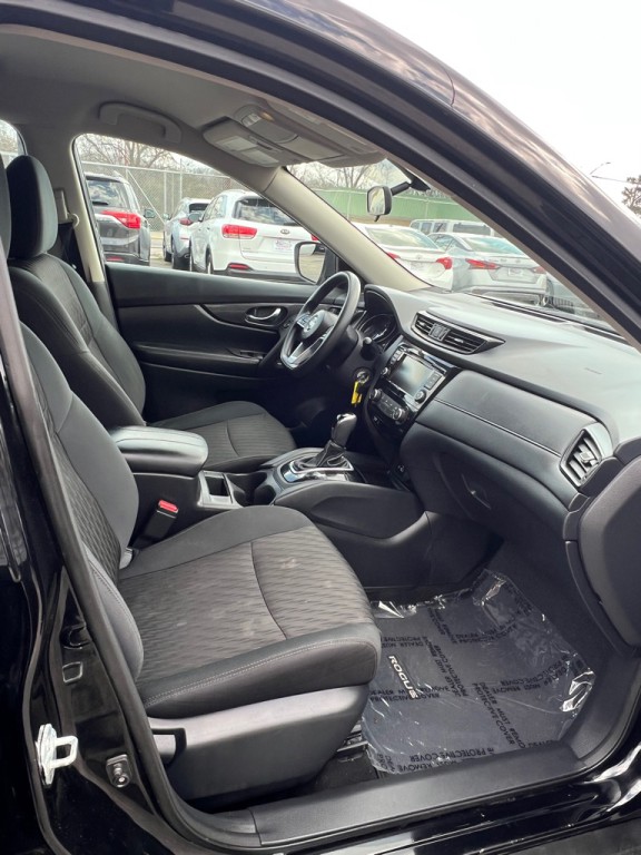2018 Nissan Rogue Image 16