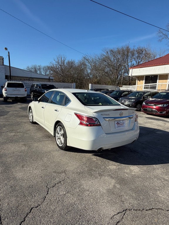 2015 Nissan Altima Image 3