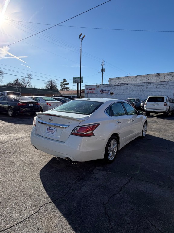 2015 Nissan Altima Image 5
