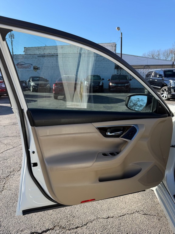 2015 Nissan Altima Image 8