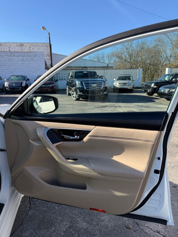 2015 Nissan Altima Image 14