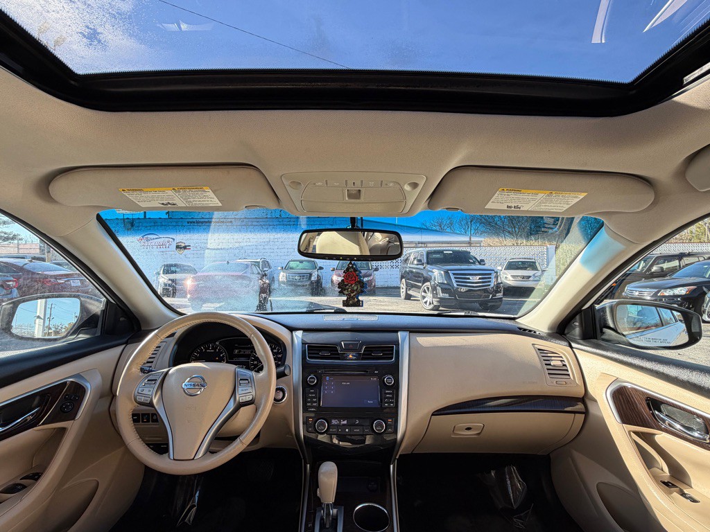 2015 Nissan Altima Image 16