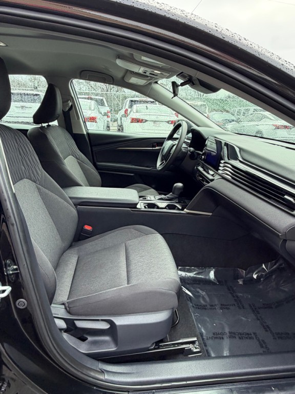 2025 Toyota Camry Image 14