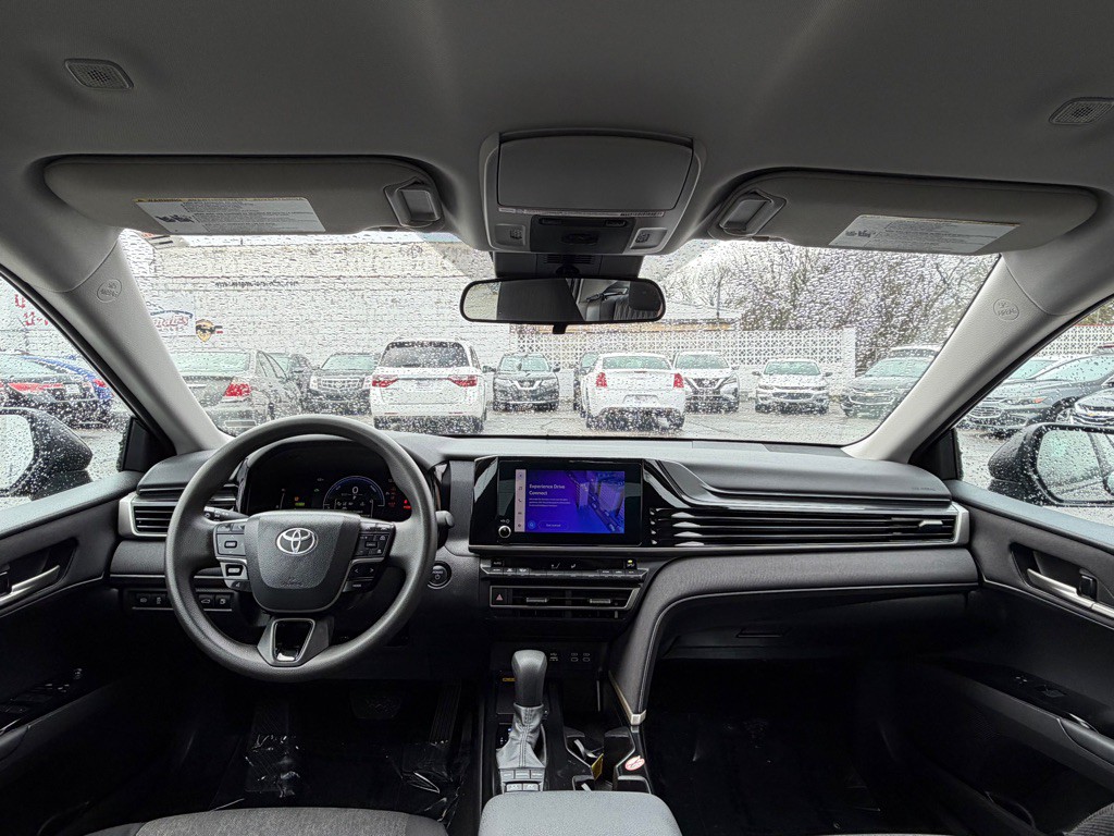 2025 Toyota Camry Image 15
