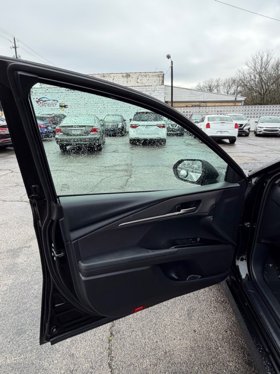 2025 Toyota Camry Image 9