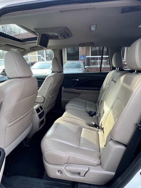 2016 Honda Pilot Image 11