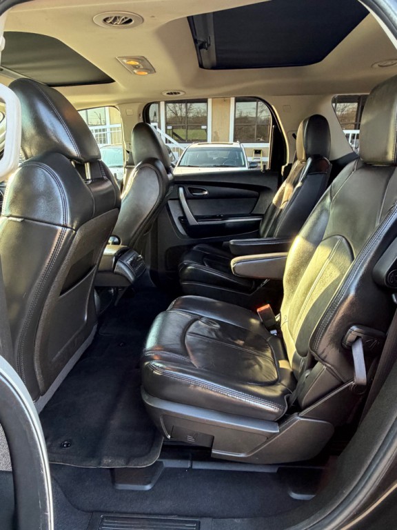 2011 GMC Acadia Image 10