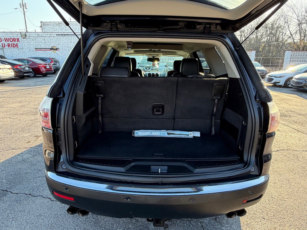 2011 GMC Acadia Image 17