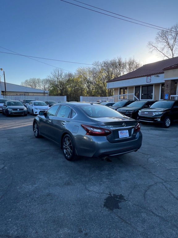 2018 Nissan Altima Image 3