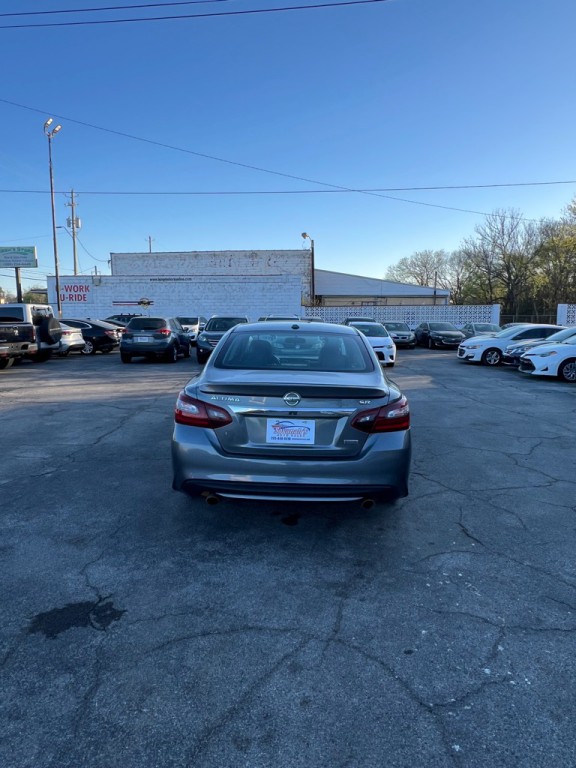 2018 Nissan Altima Image 4