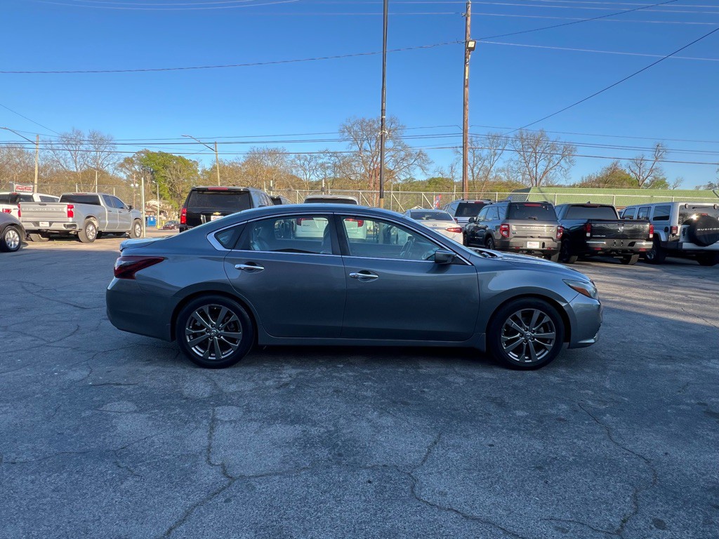 2018 Nissan Altima Image 6