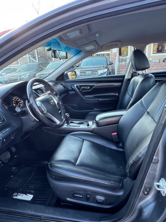 2018 Nissan Altima Image 10